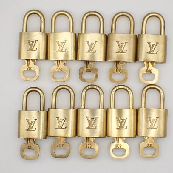 LOUIS VUITTON LV 10 Set Padlock Key Bag Charm Cadena Gold Plated France - Picture 12 of 16